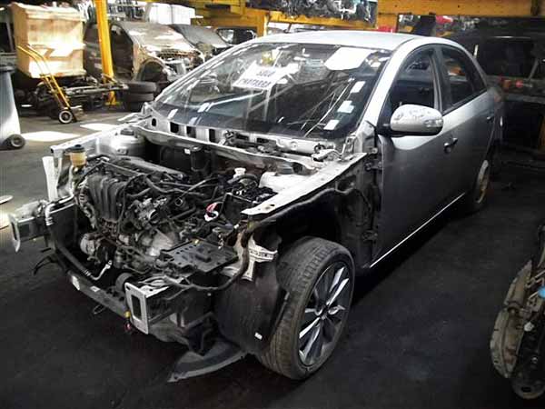 Parachoques Kia CERATO  USADO
