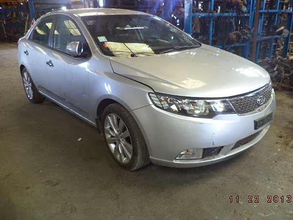 Parachoques Kia CERATO  USADO