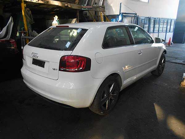 PARACHOQUES Audi A3 2012  USADO EN DESARME