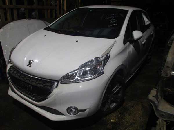 EJE Peugeot 208 2014  USADO EN DESARME
