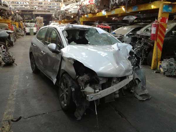 EJE Peugeot 208 2015  USADO EN DESARME